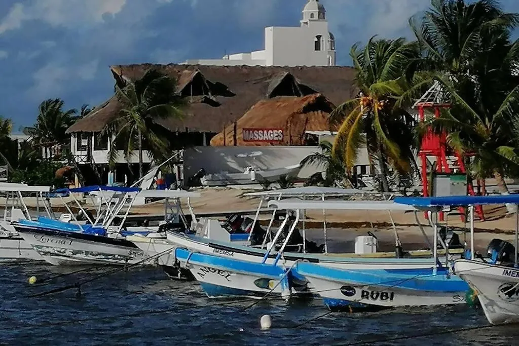 Modern 1 Bedroom Suite By Beach Great Location! Puerto Morelos