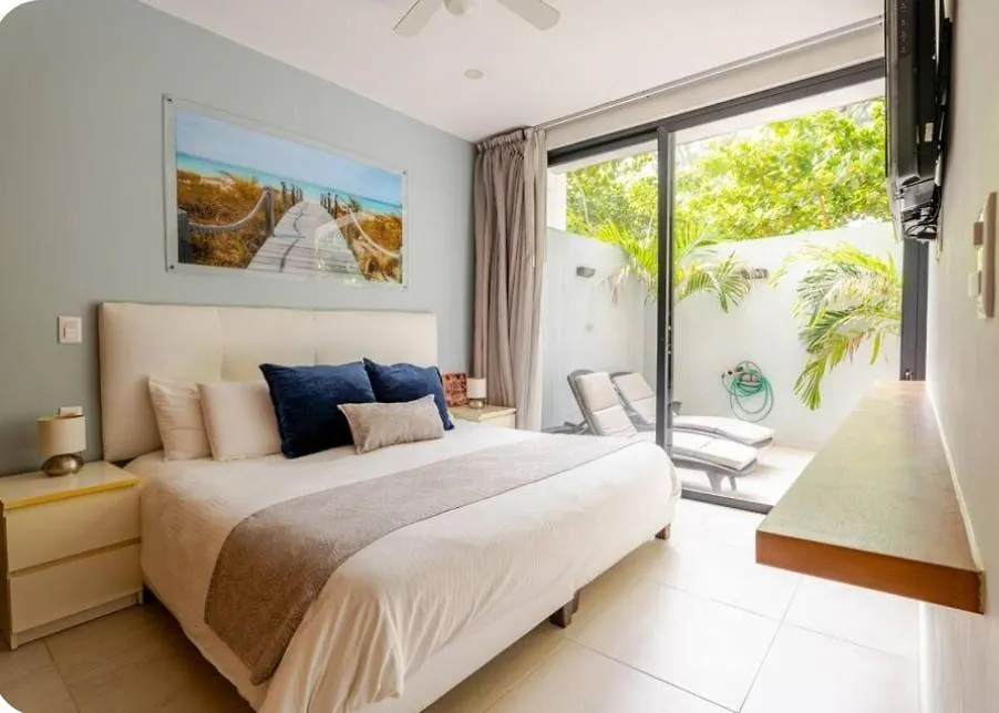 Modern 1 Bedroom Suite By Beach Great Location! Puerto Morelos Apartment